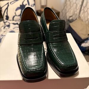 Labucq Dark Green Crocodile Pattern Heels